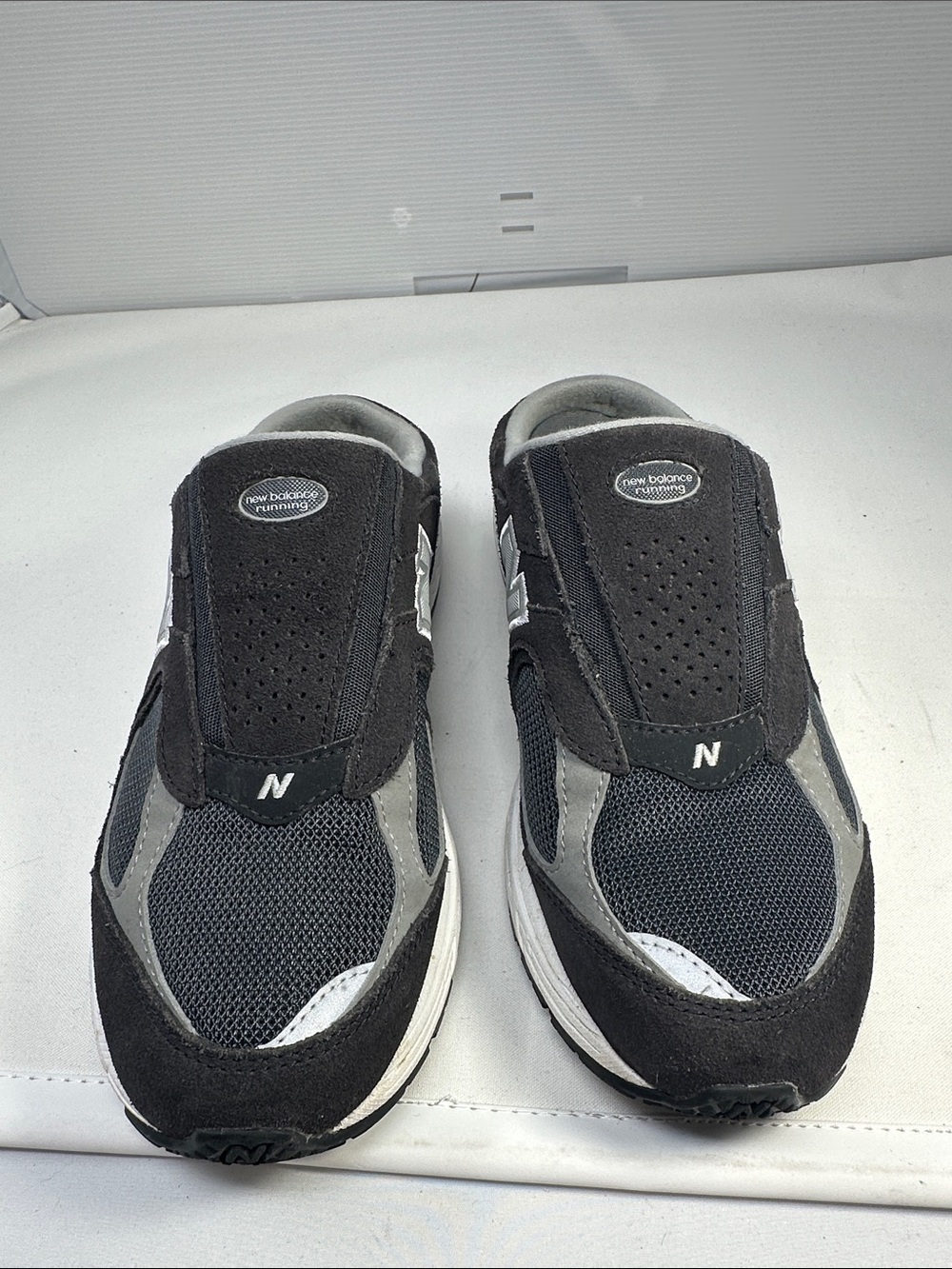 New Balance 2002R Size 7 - Picture 2 of 7